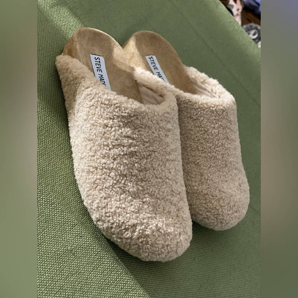 Steve Madden VESA Faux Fur sandal